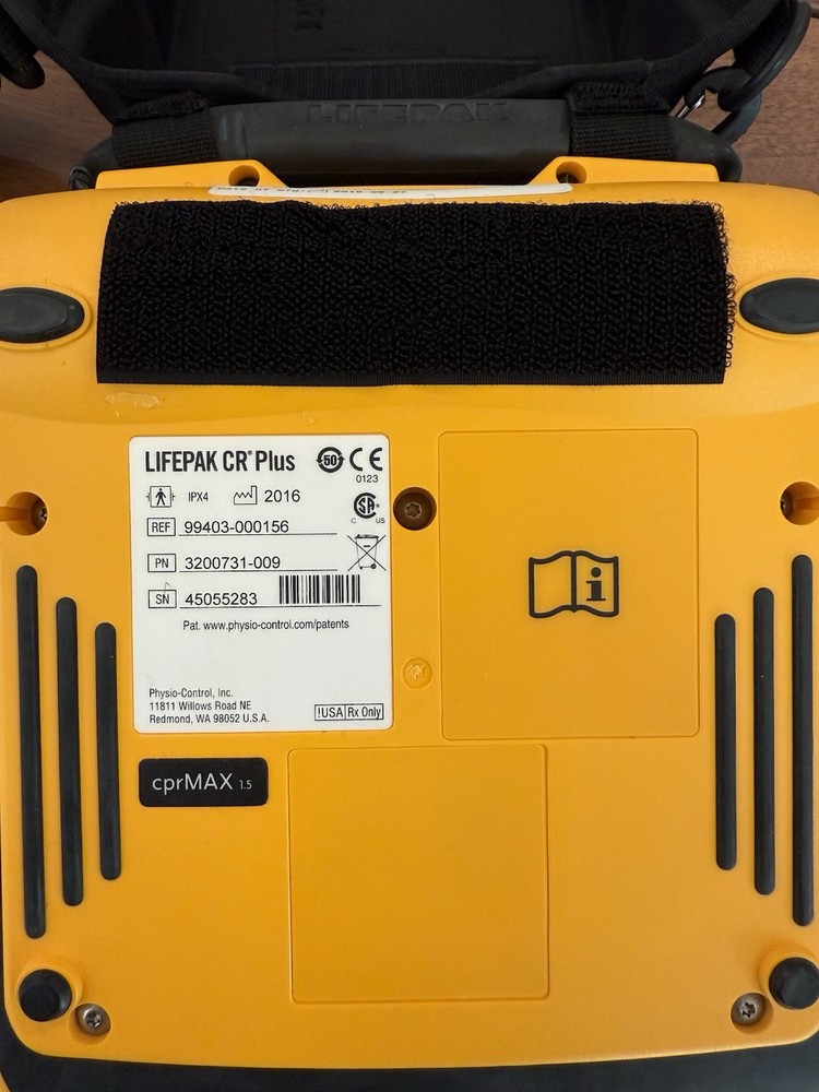 Physio Control Lifepak CR Plus With Case
