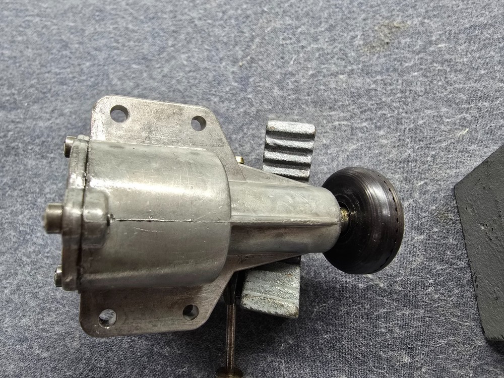 Fox 25 Stunt Control Line Model Airplane Engine w/Glow Plug