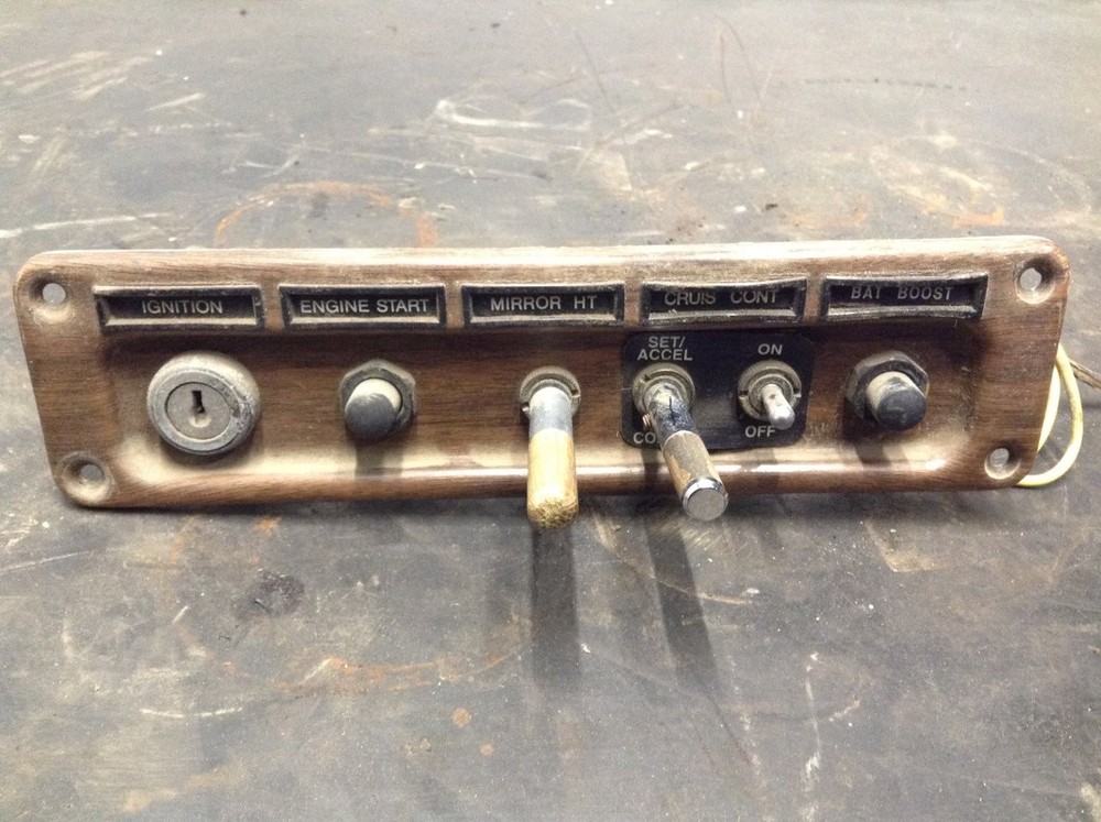 1991-2010 Freightliner CLASSIC XL IGNITION Dash Panel - Used