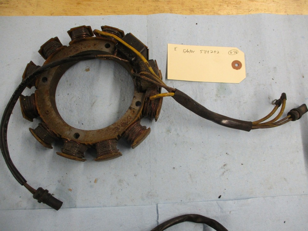 EVINRUDE JOHNSON OUTBOARD STATOR 584292 (676)