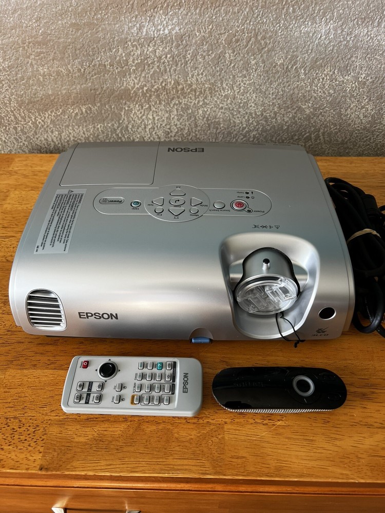 LCD Projector Epson EMP-S3 with Soft Case, Remote & Laser Pointer Tested