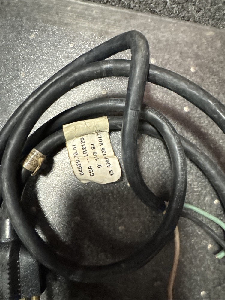 6’ Black Replacement 13 Amp 125 Volt Plug Light Use
