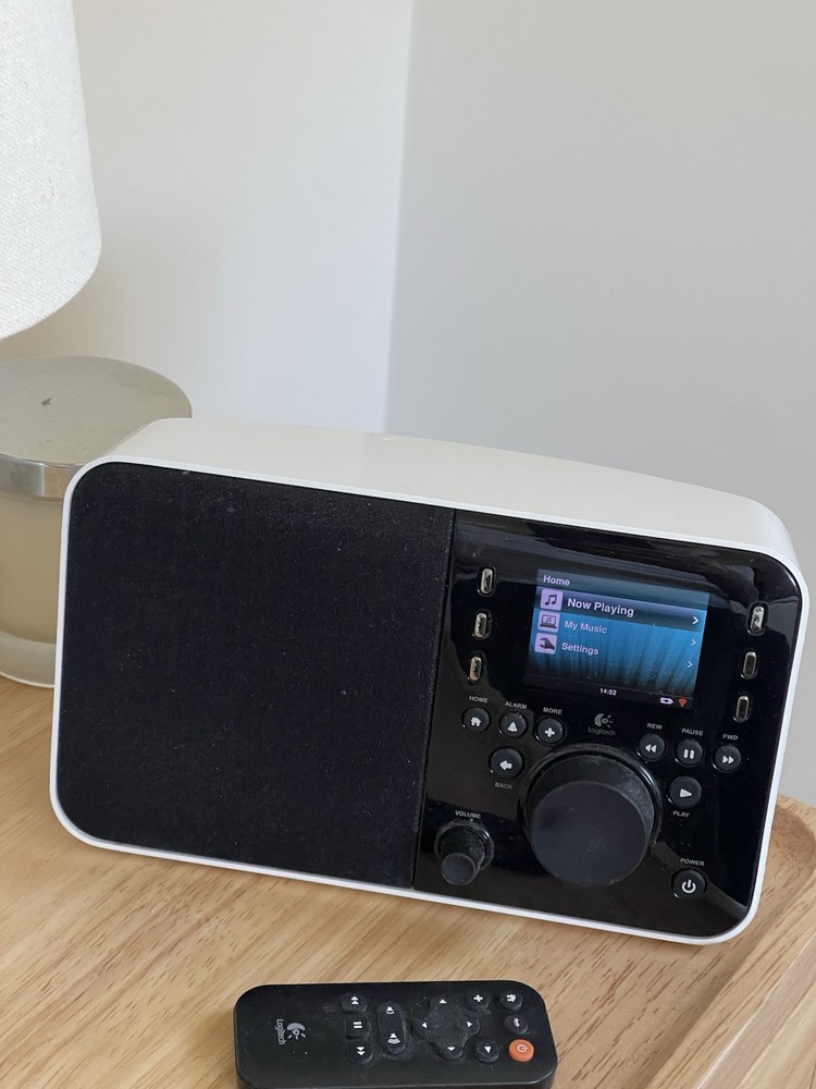 logitech squeezebox internet radio White