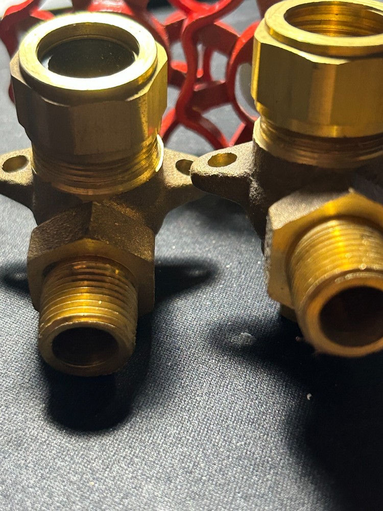 2 Ernst Flow Water Gauge Bronze Valves.1/2" Male Pipe Thread