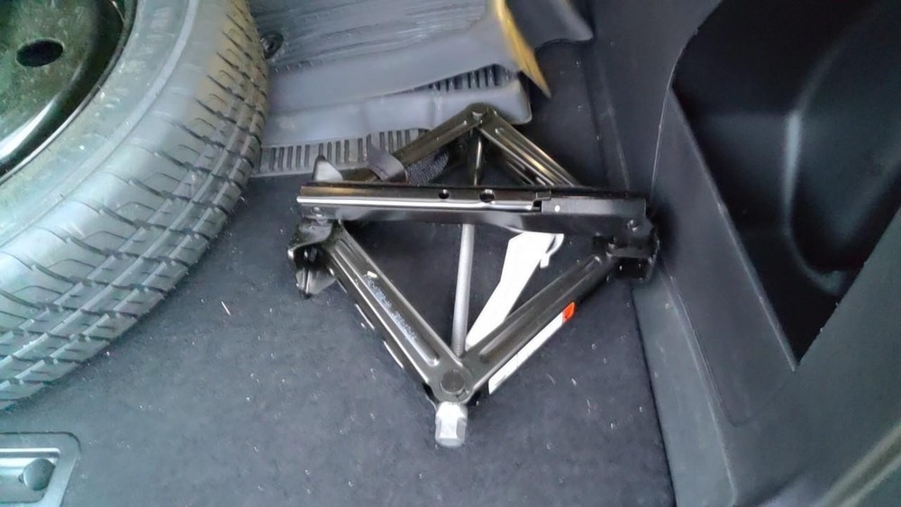 Used Floor Jack fits: 2017 Ford Edge  Grade A