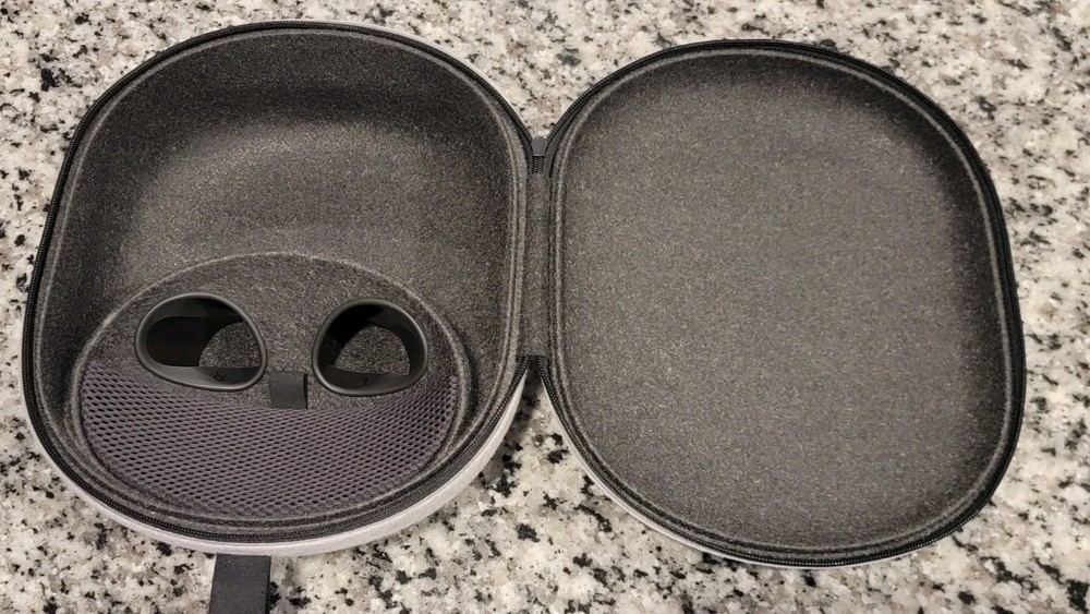 META QUEST COMPACT CARRYING CASE WORKS WITH QUEST 3/3S REFRESHED - GREY