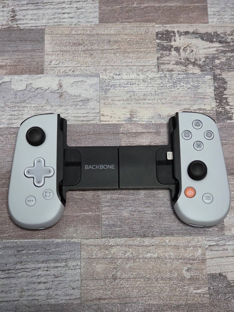 Backbone One Lightning Controller Playstation Edition BB-02-W-S iPhone