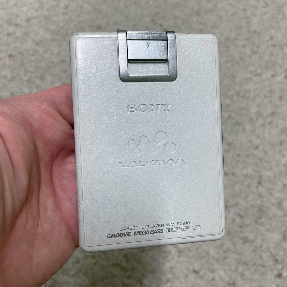 Sony EX910 Walkman Cassette Player, EX Rare White ! Tested Working !