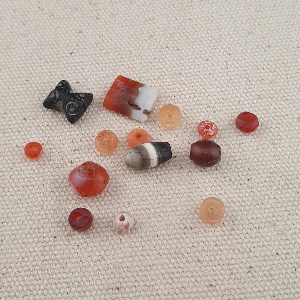 Rare Ancient Carnelian & Suleimani Agate Bead Collection – 14 Pieces