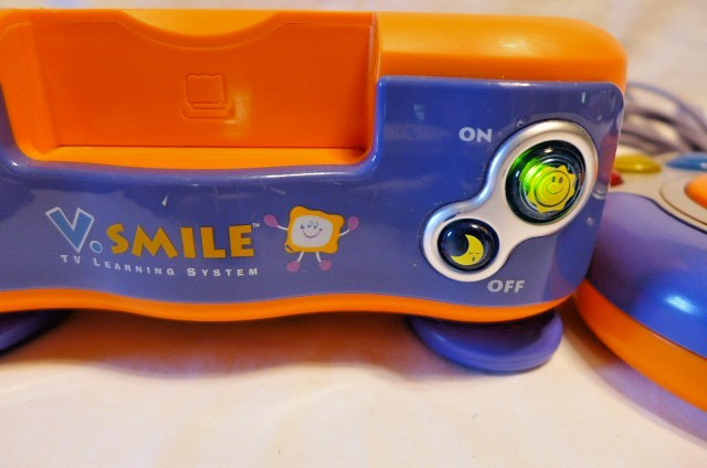 V Tech V Smile TV Learning System One Controller 9 Games WORKS Lion King Elmo ++