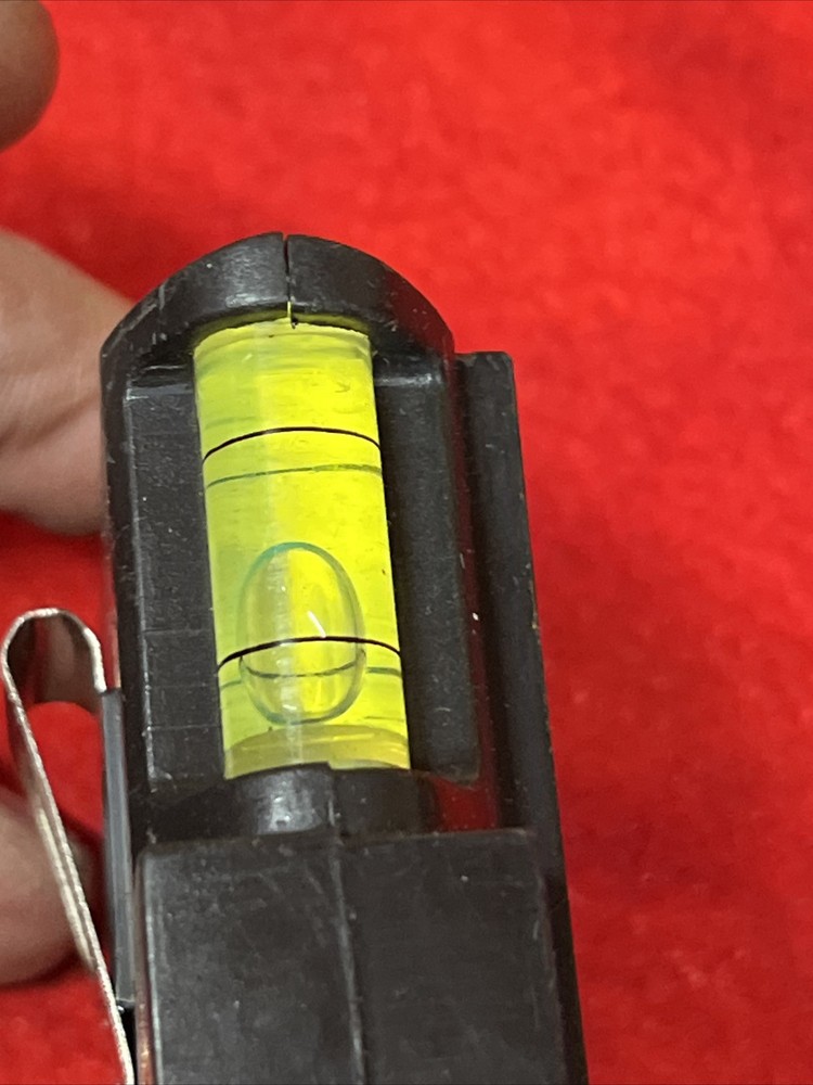 MULTI PURPOSE POCKET LEVEL & 6" MEASURING TAPE (ff1)