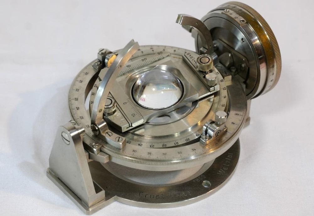 Leitz Universal Rotating Stage UT4 Transmitted Polarizing 4-Axis SN1892 From JP