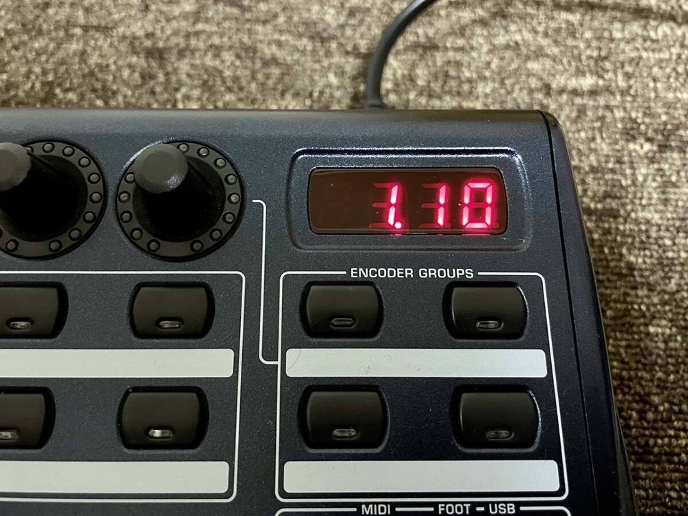 Behringer BCF2000 B-CONTROL FADER USB MIDI Controller Motorized Faders Working