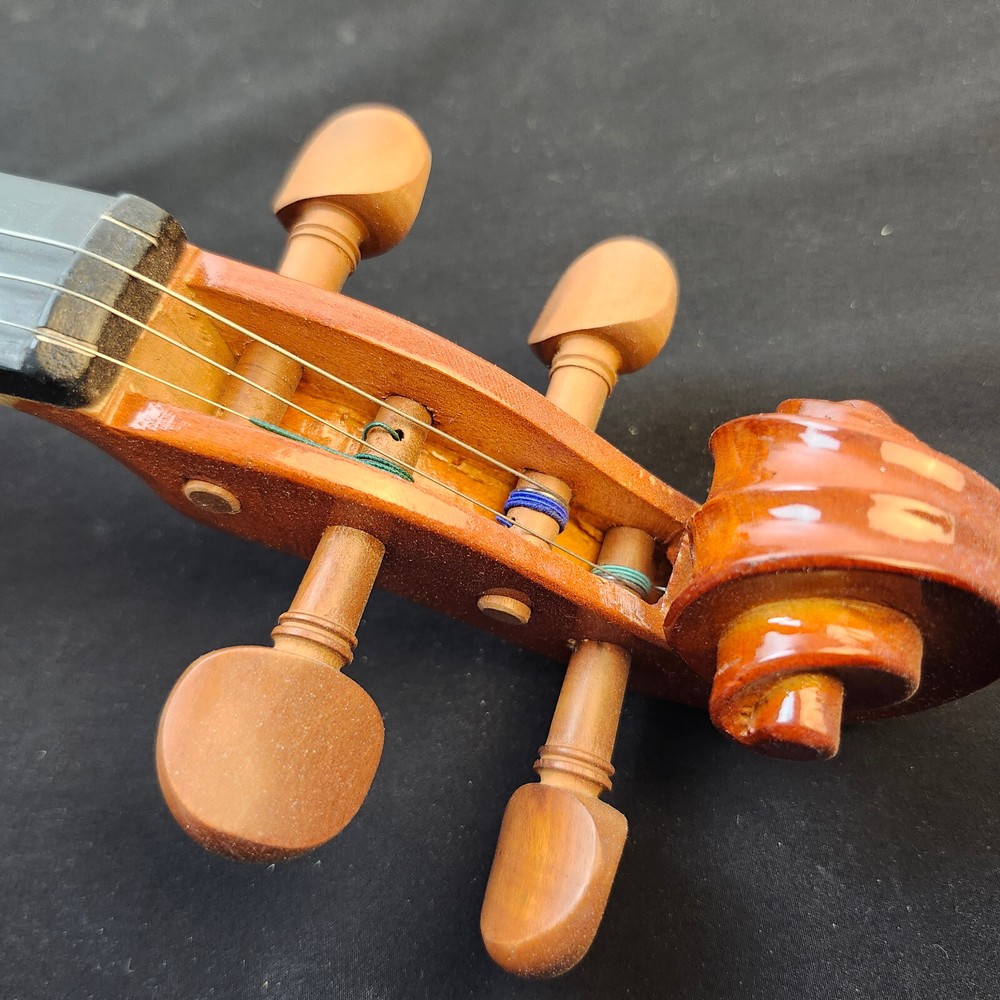 Student Violin w/ Case Bow Rosin String Cheek Rest 4/4 Size