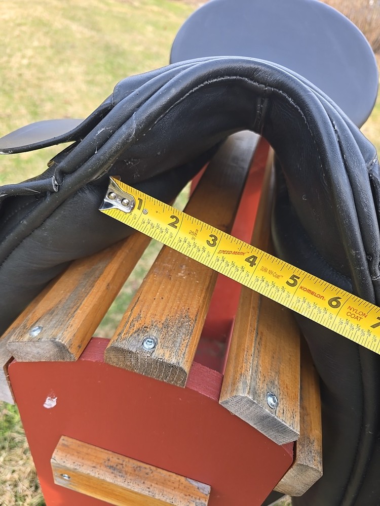 dressage saddle