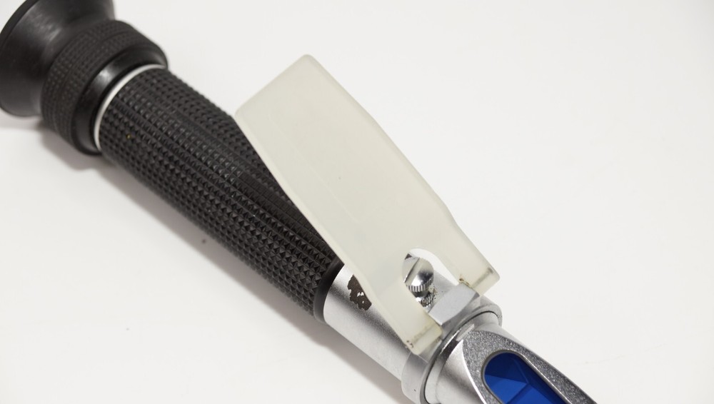 Cincinnati Milacron Hand Refractometer w/ Case