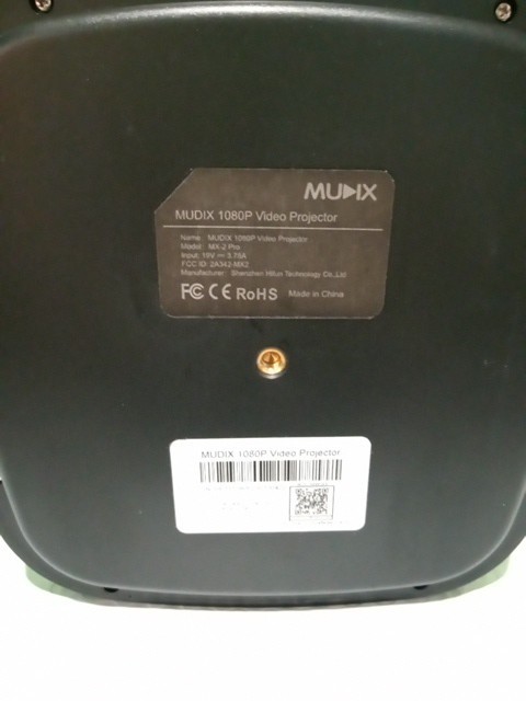 Mudix 1080P Video Projector Good Condition