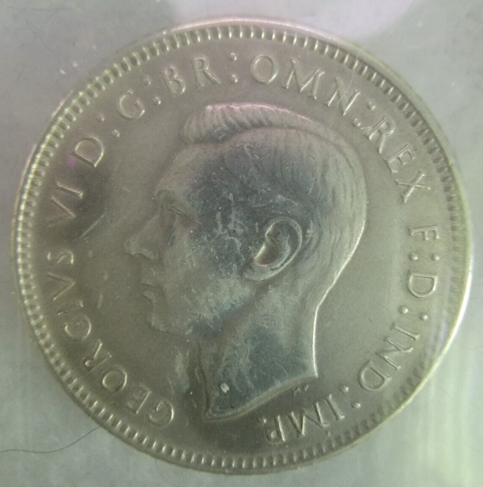 1943 D AUSTRALIA 6 PENCE - Silver Coin