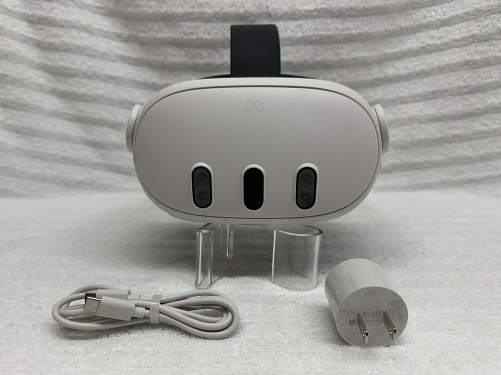 Meta Quest 3 128GB – Headset ONLY  w/ Charger & Adjustable Strap