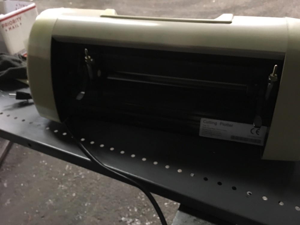 Fast Plot Cutting Plotter type 360, 110vac, real Cutting rang 330(mm), limitless