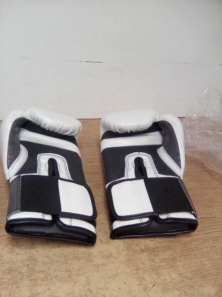 Everlast Elite Evershield 12Oz White/Gray Training Gloves