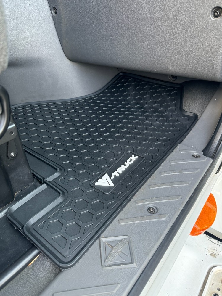 RUBBER FLOOR MATS FOR INTERNATIONAL LT 625