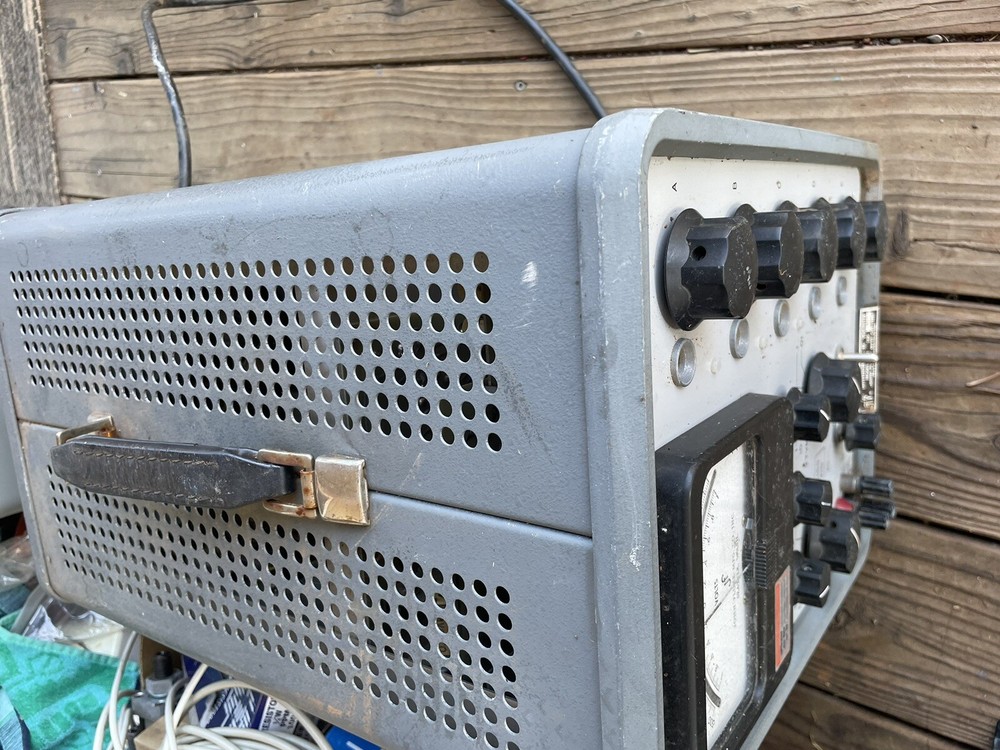 VINTAGE FLUKE 803 VOLTMETER Dc-AC