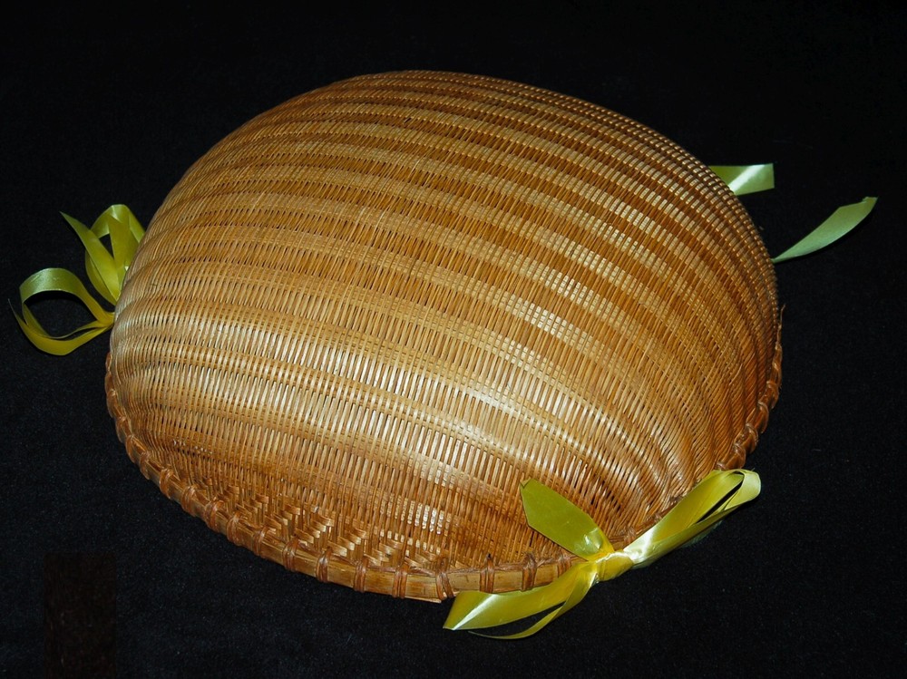VINTAGE Large and Medium Fruit Bread Baskets