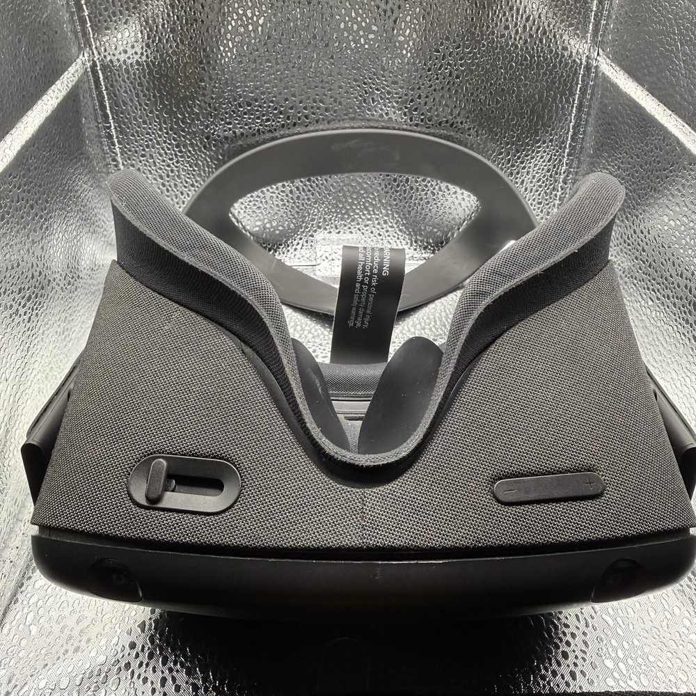 OCULUS META QUEST 1 HEADSET ONLY TESTED WORKS GREAT