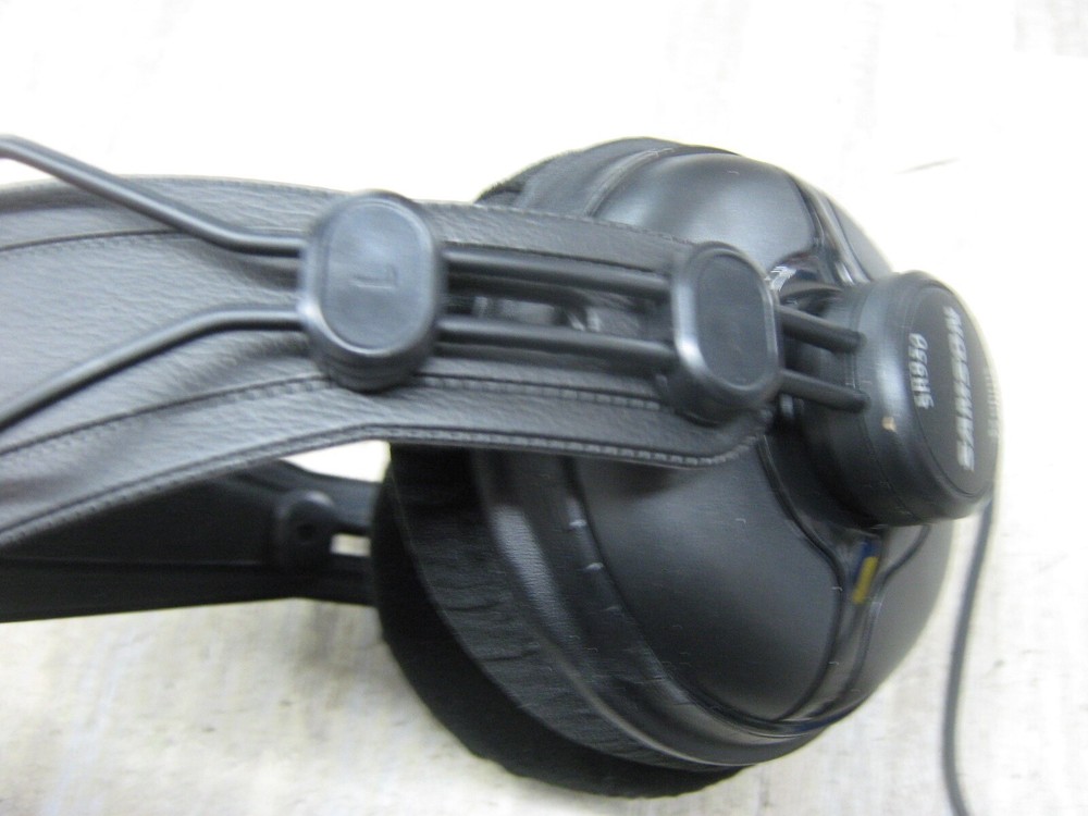 Samson SR950 Studio Headphones BARELY USED. FREE FAST SHIPPING