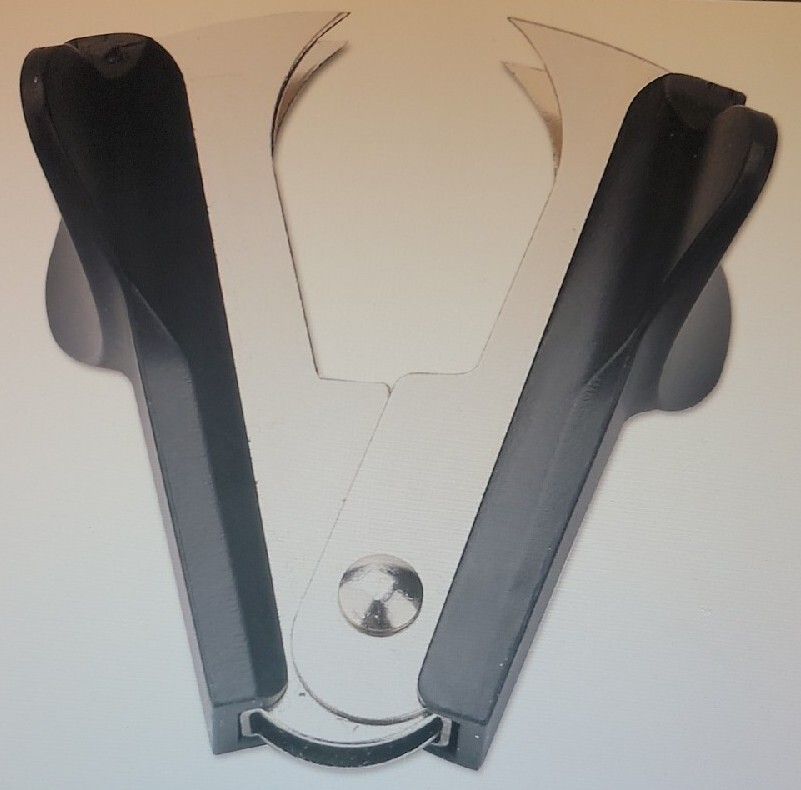 Universal Jaw Style Staple Remover, Black. New