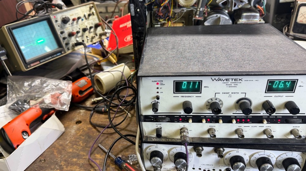 Wavetek 1080 Sweep Generator w/ 1076 Module System Tested Output