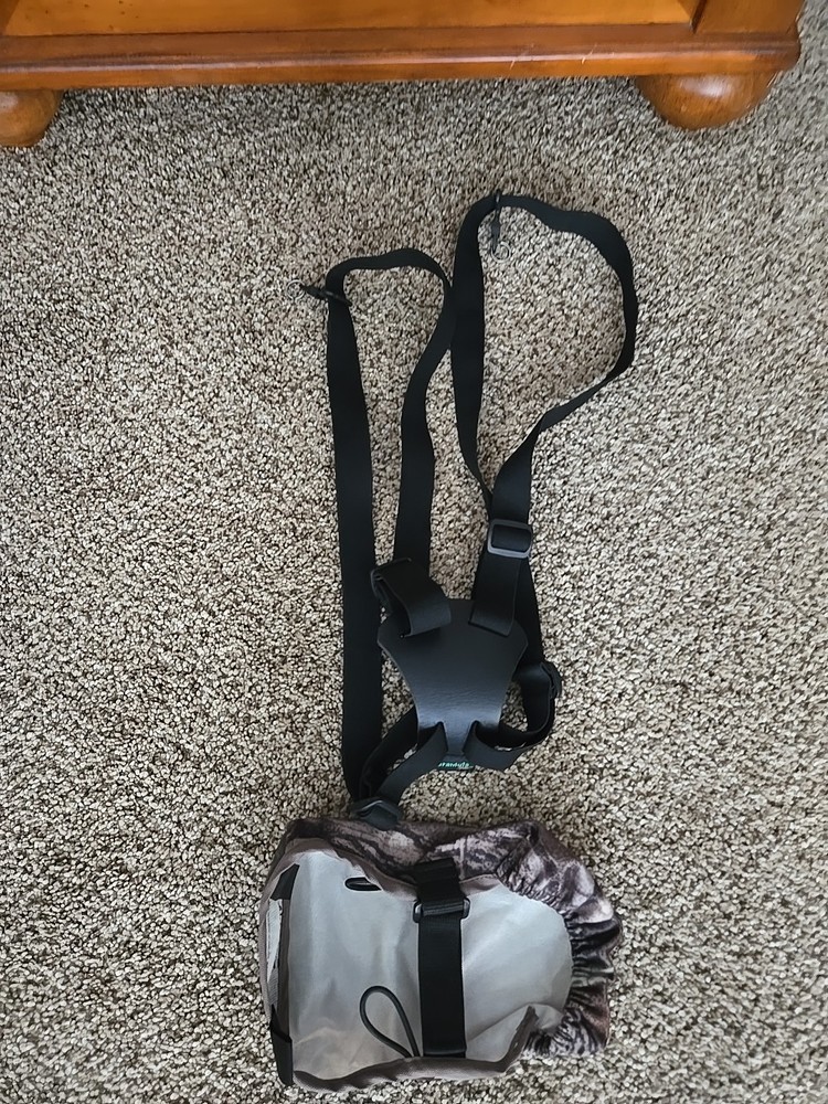 Tarantula Binocular Harness With CABELAS Cover