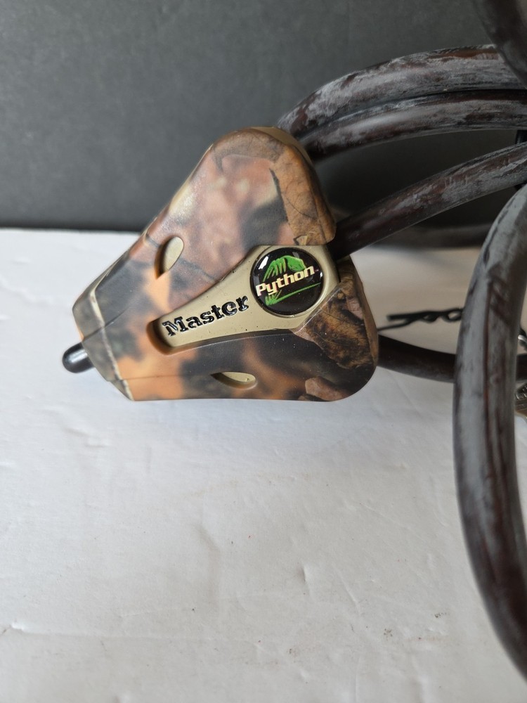 Master Python Adjustable multi use locking System camo