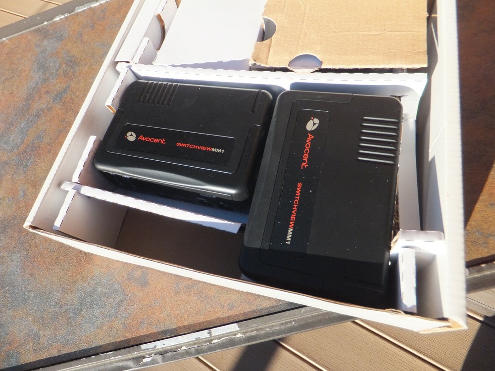 New 2 Avocent Switchview MM1, 2SVPUA10 Desktop KVM Switch 2 Port