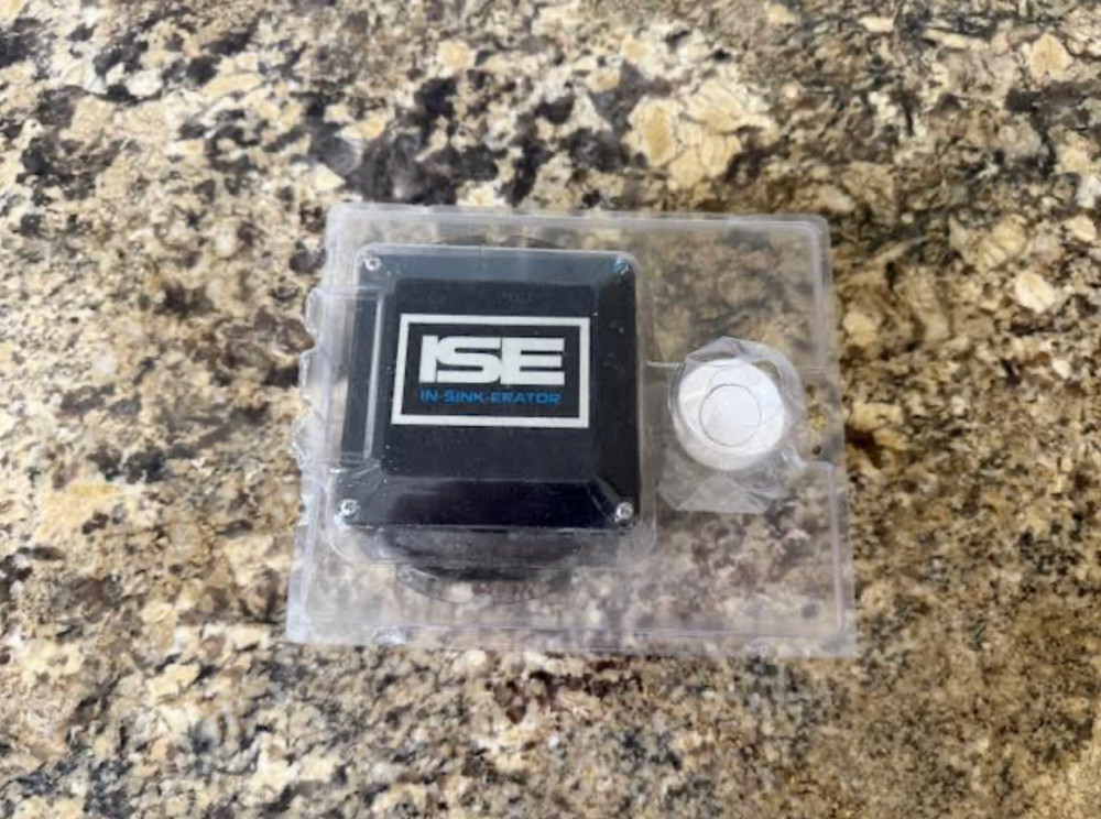 SinkTop Switch - Dual Outlet ISE model 8502- open box