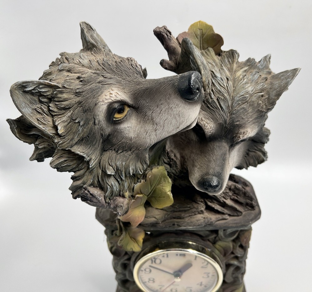 Vintage Wolf Wolves Mantle Desk Table Clock 11.5" Tall