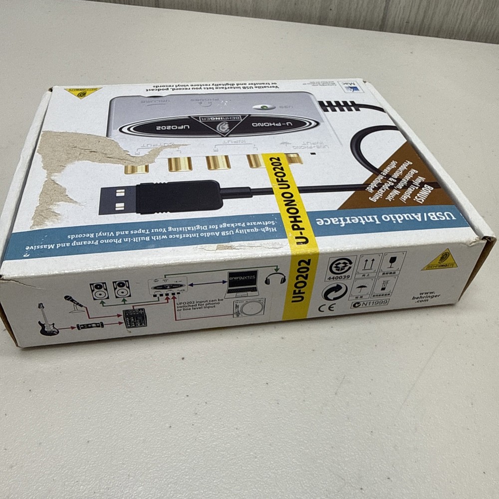 Behringer U-Phono UFO202 USB Audio Interface w/ Phono Preamp