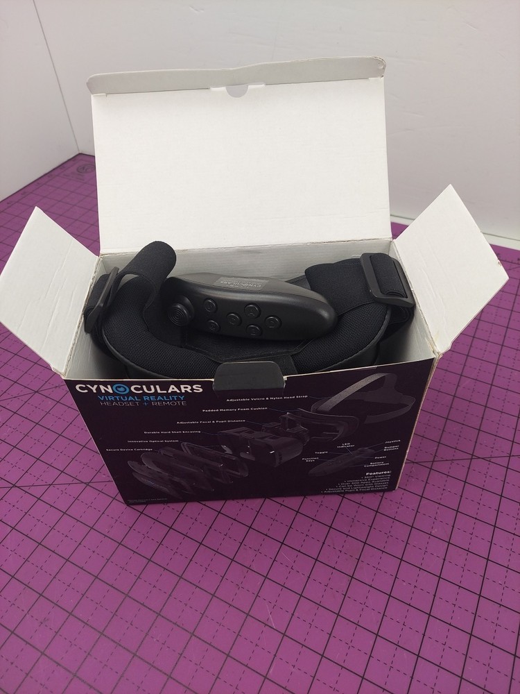 Cynoculars Virtual Reality Headset and Wireless Remote Pre-Owned