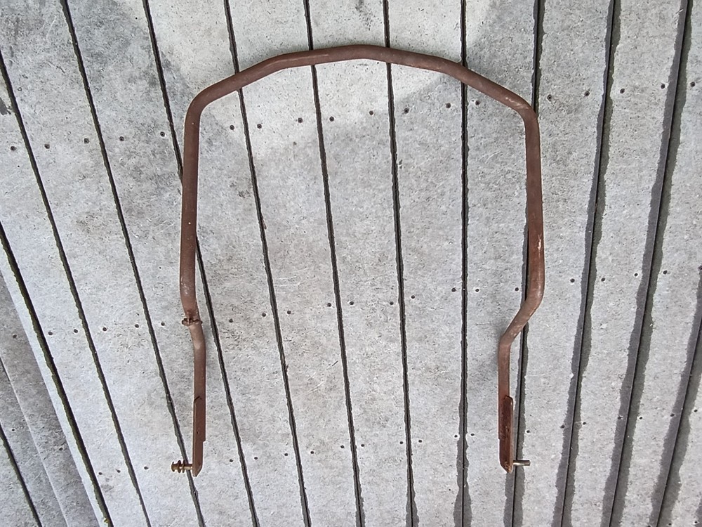case 60xt, 70xt seat lap bar