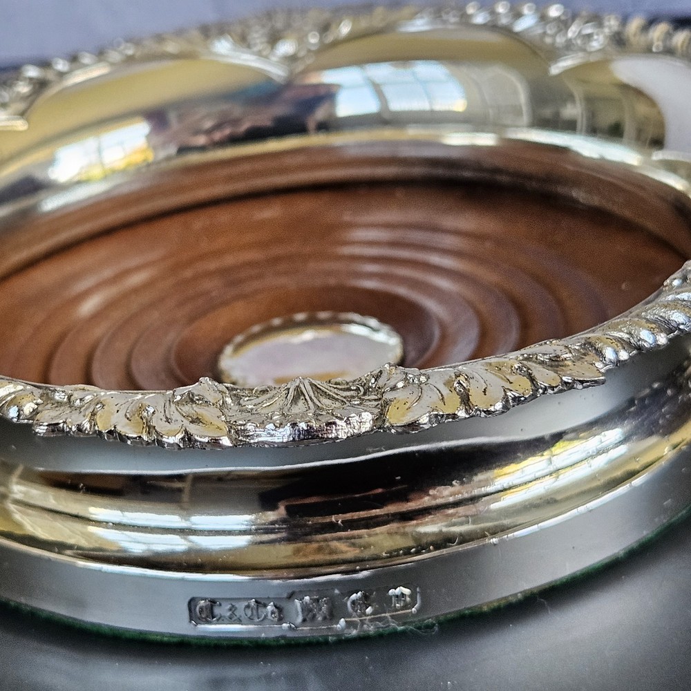 Corbell & Co Silver Plated Wine Coaster Shell & Acanthus Walnut Base London VTG