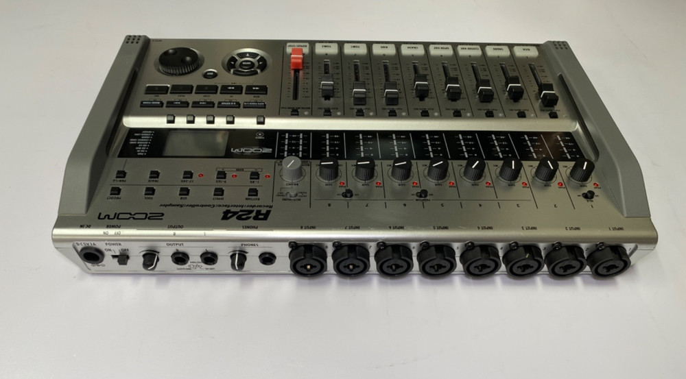 ZOOM R24 Multitrack Recorder Interface Controller Sampler 24-Track *WORKING