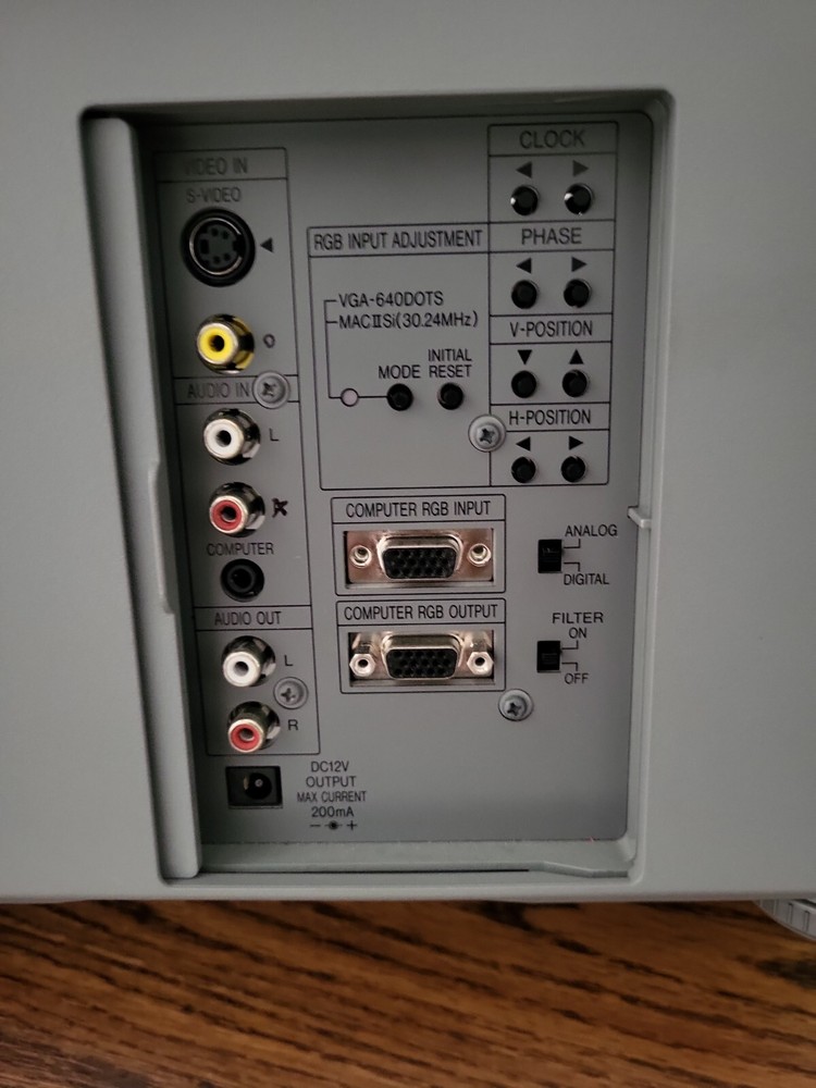 Sharp Vision XG-E650UB LCD Projector w/ Protective Case Manual & Power Cord