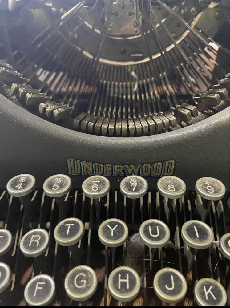 Antique Underwood Typewriter AS-IS