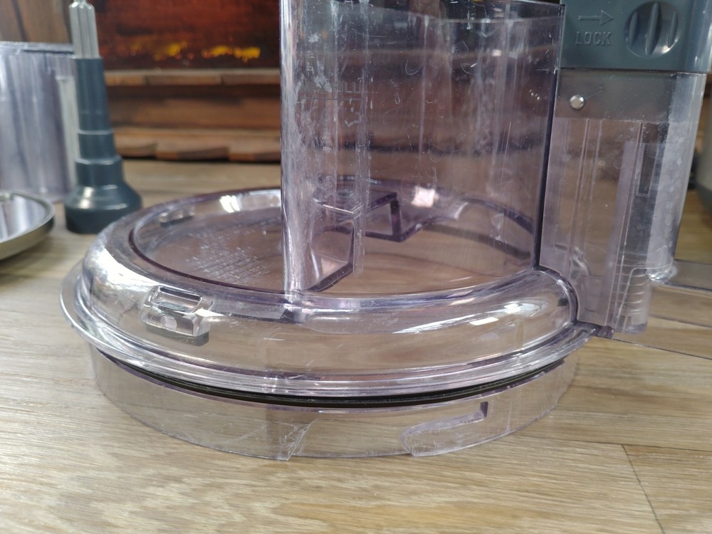 Cuisinart Elemental 13 CUP Food Processor CFP-26SVPC *READ DESCRIPTION*