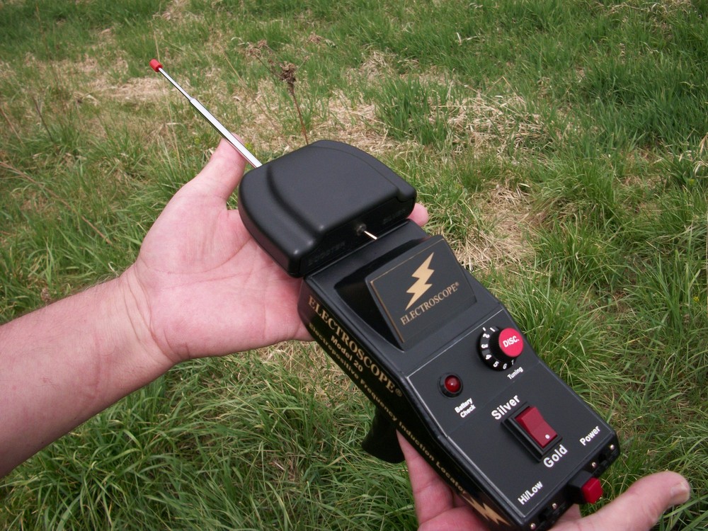 MODEL 20 LONG RANGE LOCATOR METAL DETECTOR ELECTROSCOPES ELECTROSCOPE DEEP ! !