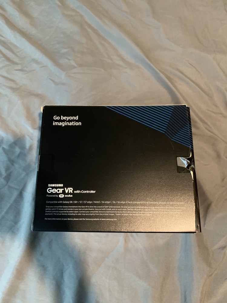 Samsung Gear VR with controller