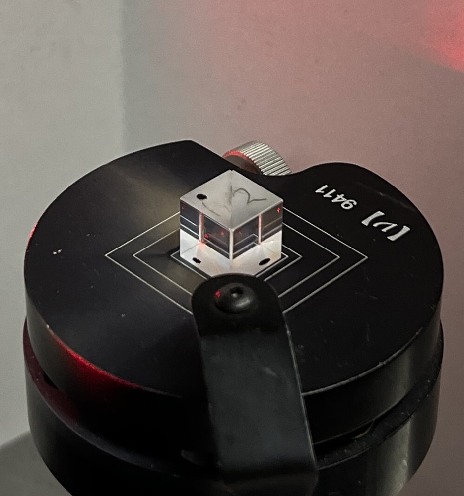 Polarized 10mm Beam Splitter cube centered @ 808nm