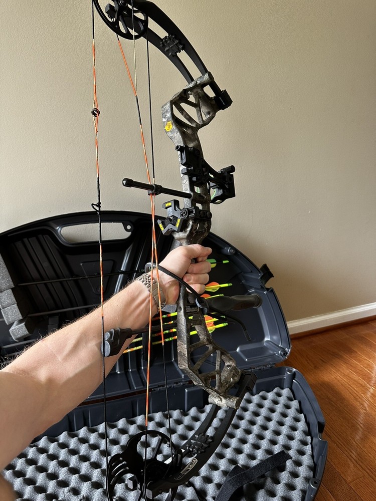 Bear Archery Species EV RTH (55-70 lbs)