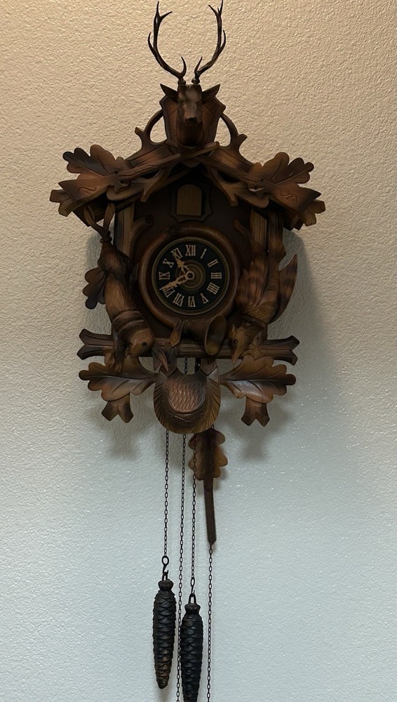 Vintage Hunter Cuckoo Clock Germany – Left Bellow Needs Repair, Runs